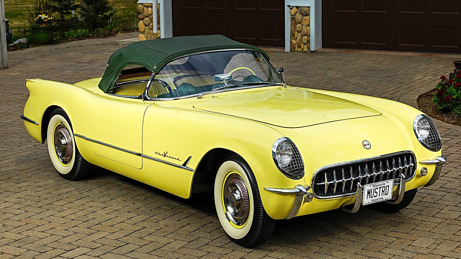 Corvette Generations/C1/C1 1955 Yellow Corvette.jpg